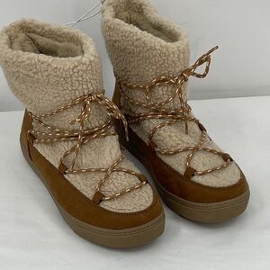 OLD NAVY Women’s Cream Sherpa & Tan Suede Winter Boots SIZE 9 NWT